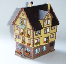 1/160 N  Городское здание Vollmer 21773 Spur N Altstadthaus Wohnhaus с встроенным освещением DC12 V