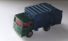Мусоровоз в 1/87