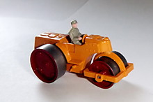 1/87 Асфальтовый каток с водителем