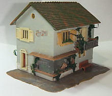 1/120-1/87 Современный дом в пригороде с магазином, для масштабов 1/120-1/87