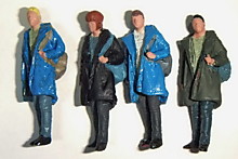 Фигурка 1/43"Парень с рюкзаком" №3  