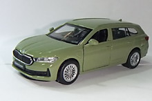1:43 Автомобиль легковой новый